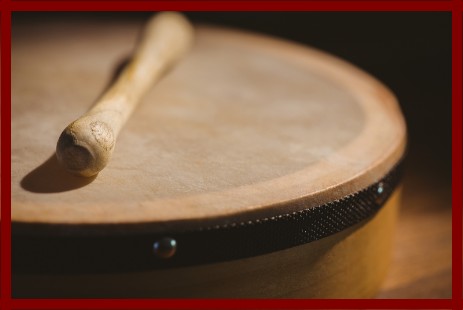Bodhran Die Trommel hat einen festen Platz in der Mittelalter Musik